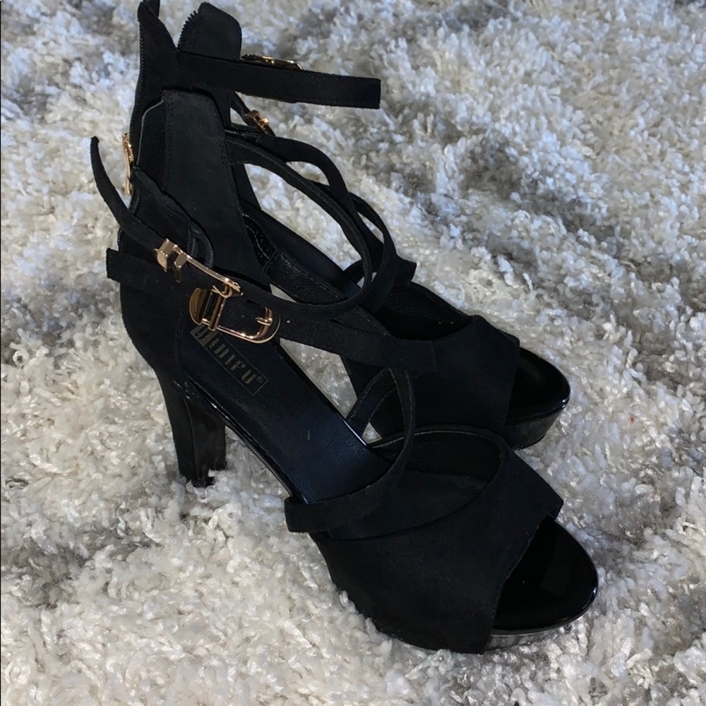 Black platform strappy heals!